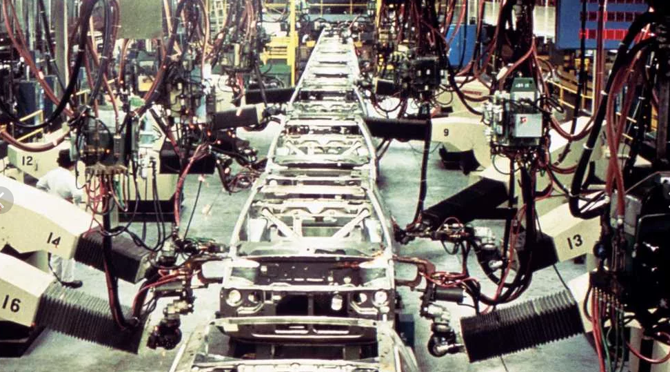 Первые роботы Unimate на конвейере General Motors