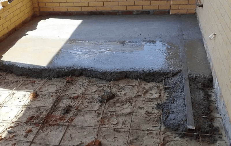 Плюсы и минусы бетонного пола в гараже